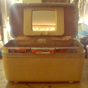 Vintage Samsonite makeup kaboodle